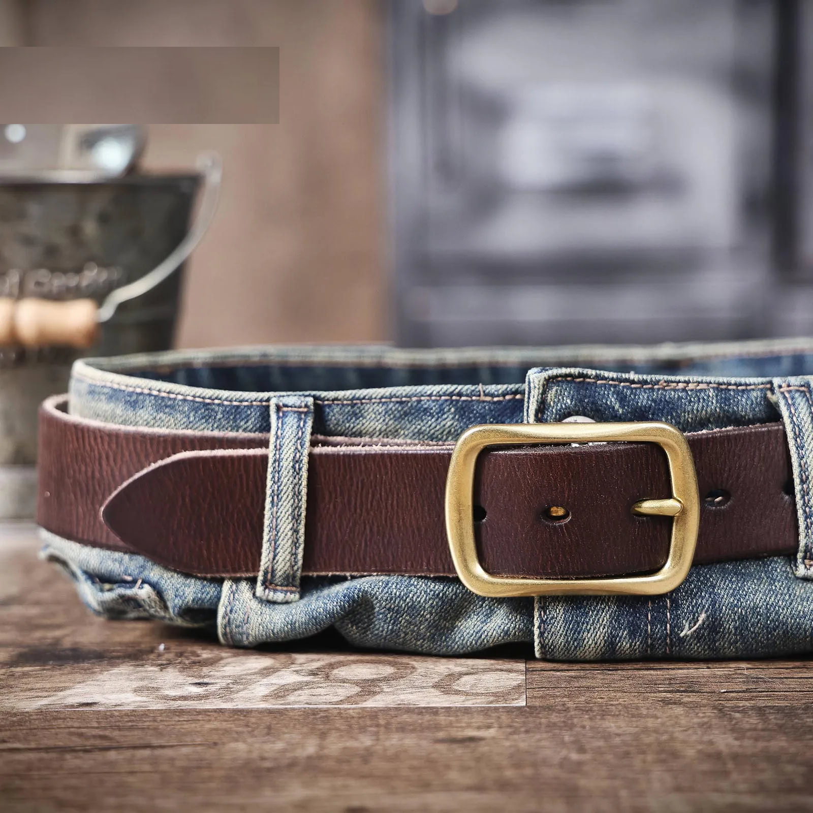 Thickened Italian Cowhide Belt with Copper Buckle Elegant Italian cowhide belt with solid copper buckle for a stylish look.
