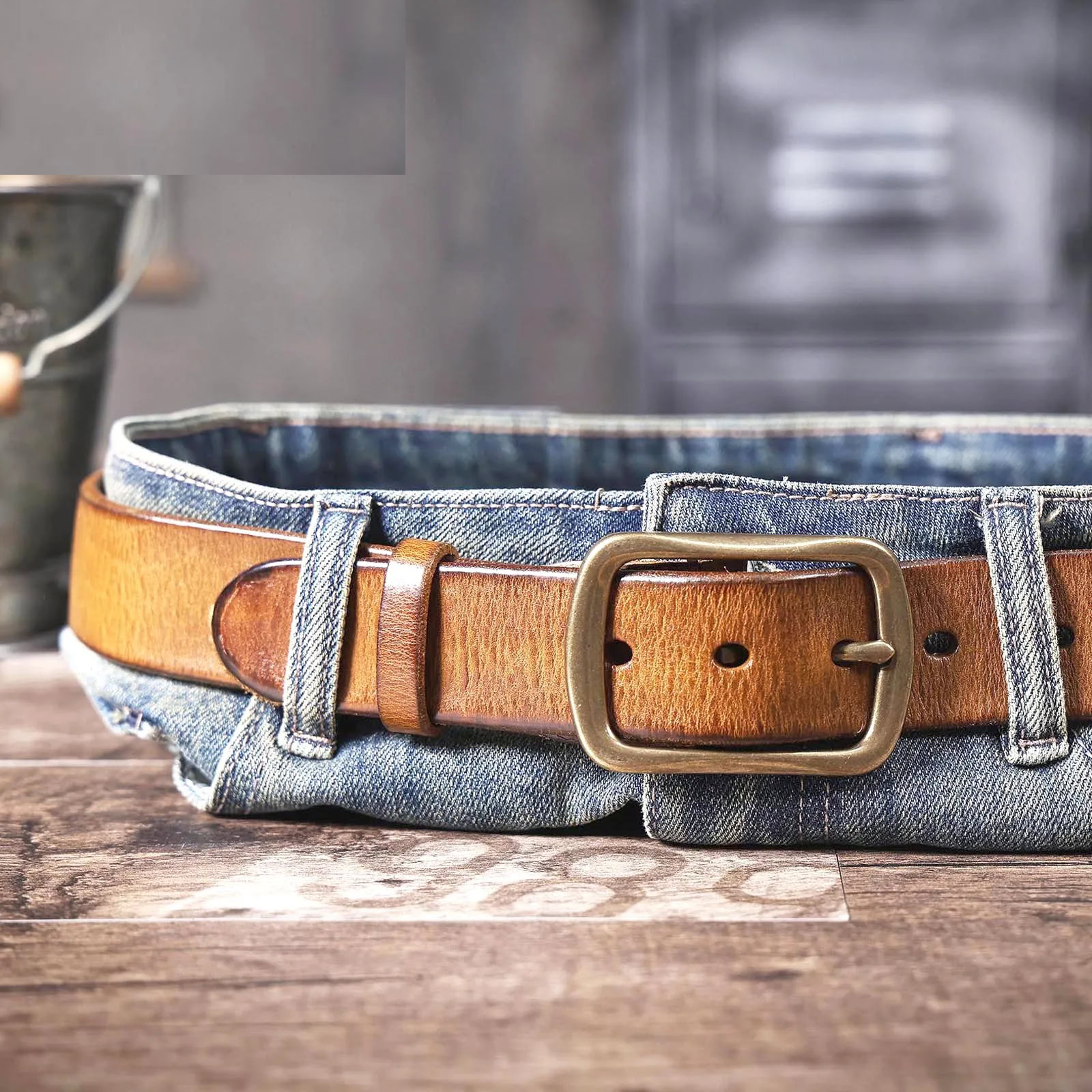 Leather Men’s Belt with Brass Buckle for Casual and Formal Wear Men’s genuine leather belt with solid brass buckle, stylish and durable accessory for everyday use.