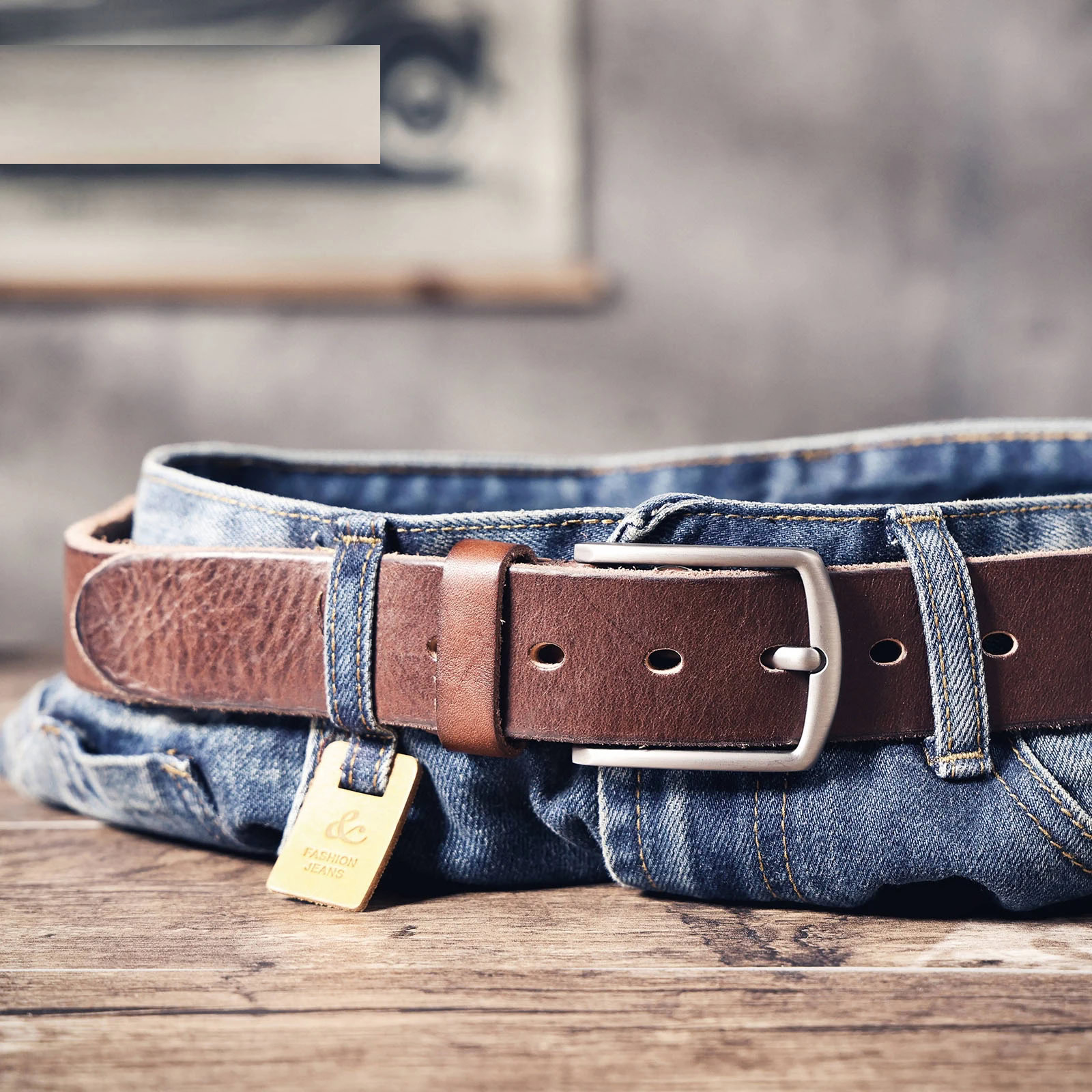 Leather Pin Buckle Belt for Casual Style Classic leather pin buckle belt for casual outfits and everyday wear. Durable and stylish accessory.