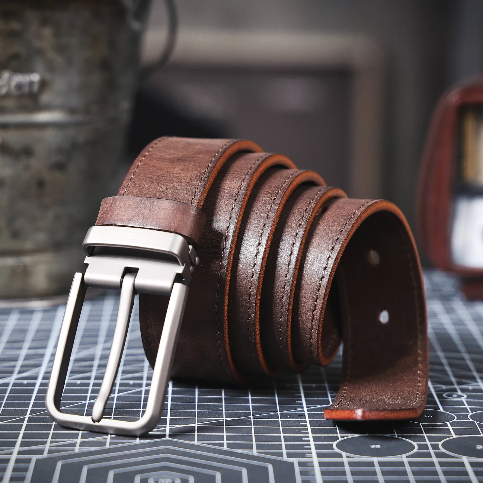 Leather Belt with Stainless Steel Buckle – Full Grain Design Full grain leather belt with stainless steel buckle, stylish and durable for everyday wear.