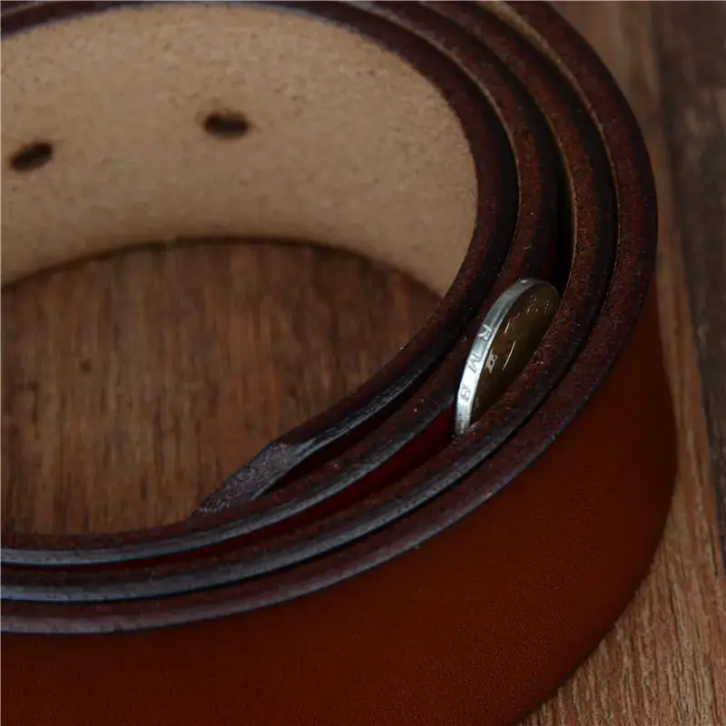Men’s Genuine Leather Vintage Belt Genuine leather vintage belt for men with classic style. Durable and stylish accessory for everyday.