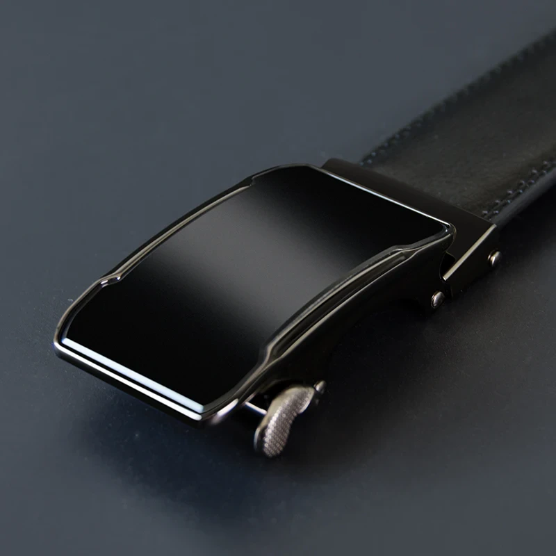 CoreLine Leather Belt with Automatic Buckle Leather belt with sleek automatic buckle for a modern look.