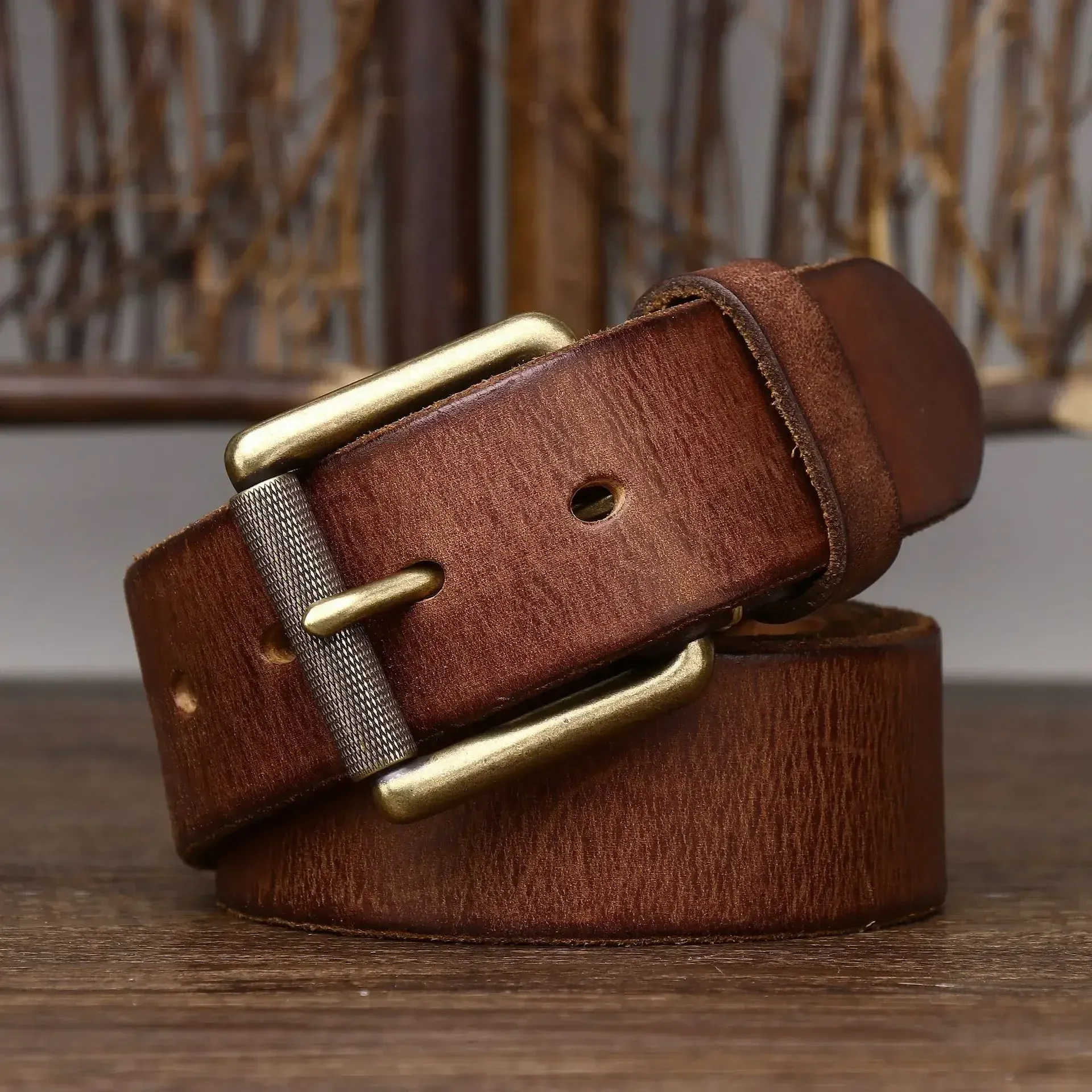 Heritage Heavyweight Cowhide Belt with Copper Buckle Durable leather belt with solid copper buckle, thickened cowhide for a classic, rugged look.
