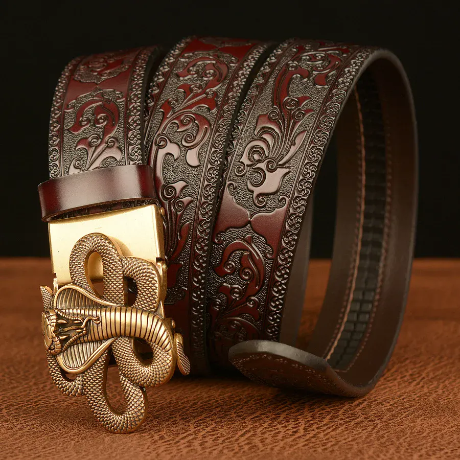 Luxury Snake Buckle Leather Belt Elegant snake-shaped buckle on a premium leather belt. Perfect for stylish, high-end fashion stateme.