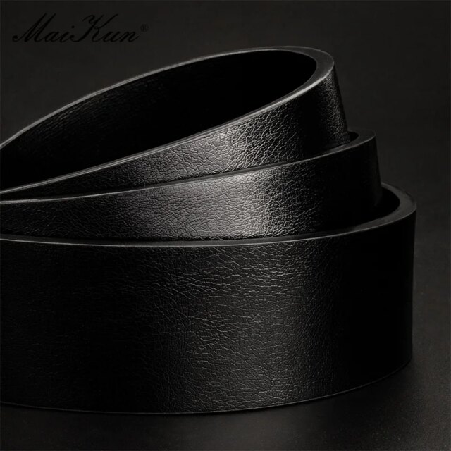 Black leather casual belt for versatile styling and everyday wear.