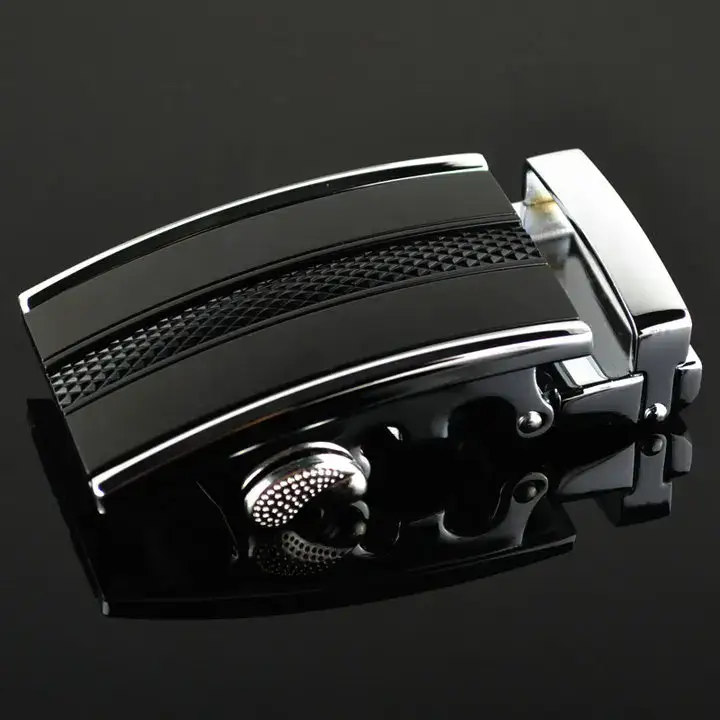 Luxury Automatic Buckle – Iconic Designer Accessory Automatic buckle with sleek black finish and textured detail, perfect for high-end fashion accessori.