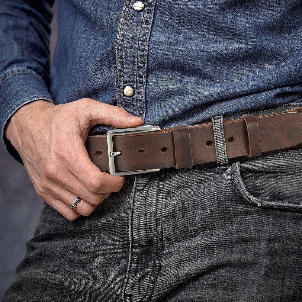 Men’s Classic Leather Belt for Casual Wear Men’s leather belt with silver buckle for everyday casual style.