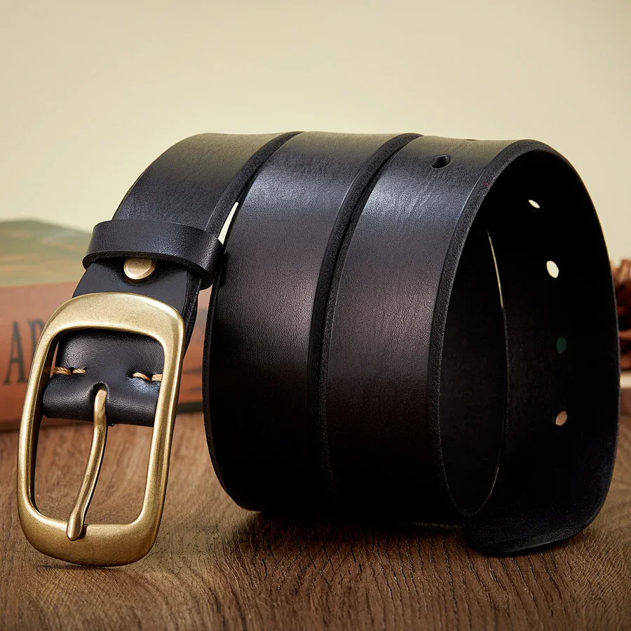 Leather Belt with Brass Buckle for Men High-quality full-grain leather belt with antique brass buckle, perfect for men's fashion and everyd.