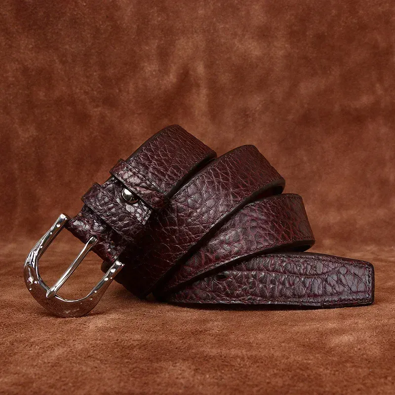 Leather Belt with Hammered Horseshoe Design – 3.8cm Width High-quality leather belt featuring a hammered horseshoe buckle, perfect for stylish and durable acc.