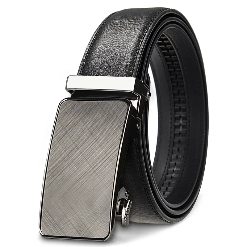 Leather Business Belt with Automatic Ratchet Closure Automatic ratchet belt for professional daily wear, featuring a sleek leather strap and secure buckl.
