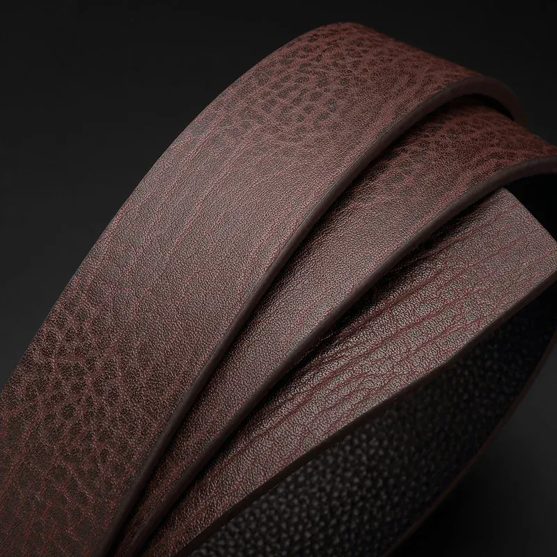C-Icon Minimalist Leather Belt with C-Hook Buckle Elegant leather belt with minimalist design and C-hook buckle for versatile style. Perfect for casua.