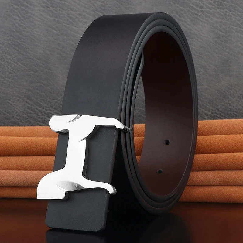 Women’s Leather Belt with Stainless Steel Horse Buckle Elegant leather belt with a stainless steel horse buckle for women.