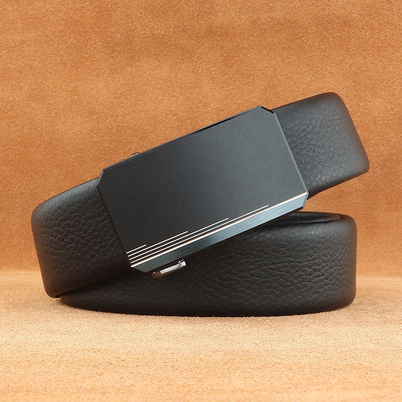 Tail Leather Belt Black leather, ratchet buckle, slim profile, suitable for formal wear.