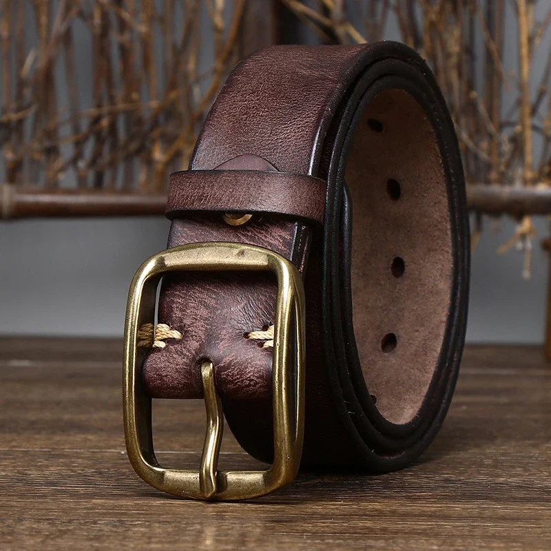 Leather Casual Men’s Belt with Copper Buckle High-quality genuine leather belt with a vintage copper buckle for men.