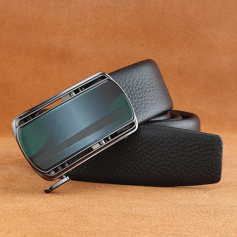 Aero-Curve Hidden-Tail Ratchet Belt – Automatic Micro-Adjust Elegant men's ratchet belt with hidden tail design and micro-adjust mechanism.
