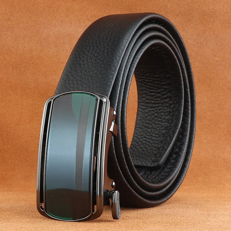 Aero-Curve Hidden-Tail Ratchet Belt – Automatic Micro-Adjust Elegant black ratchet belt with hidden tail and micro-adjust mechanism. Perfect for a sleek, modern.