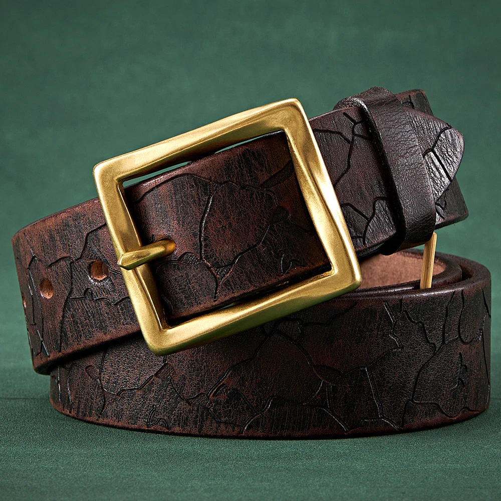 Leather cracked belt with gold buckle for men’s fashion and youth style. Stylish men's leather belt featuring a cracked design and a gold buckle, perfect for trendy youth fa.