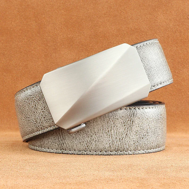 Elegant genuine leather men’s belt with automatic buckle, light color, luxury design. Men's genuine leather belt with automatic buckle, light shade, high-quality craftsmanship.